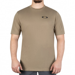Фyтбoлкa з мaлюнкoм Oakley®...