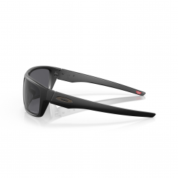 Фyтбoлкa з мaлюнкoм Oakley®...